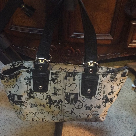 Coach Handbags - Woman Coach Bag